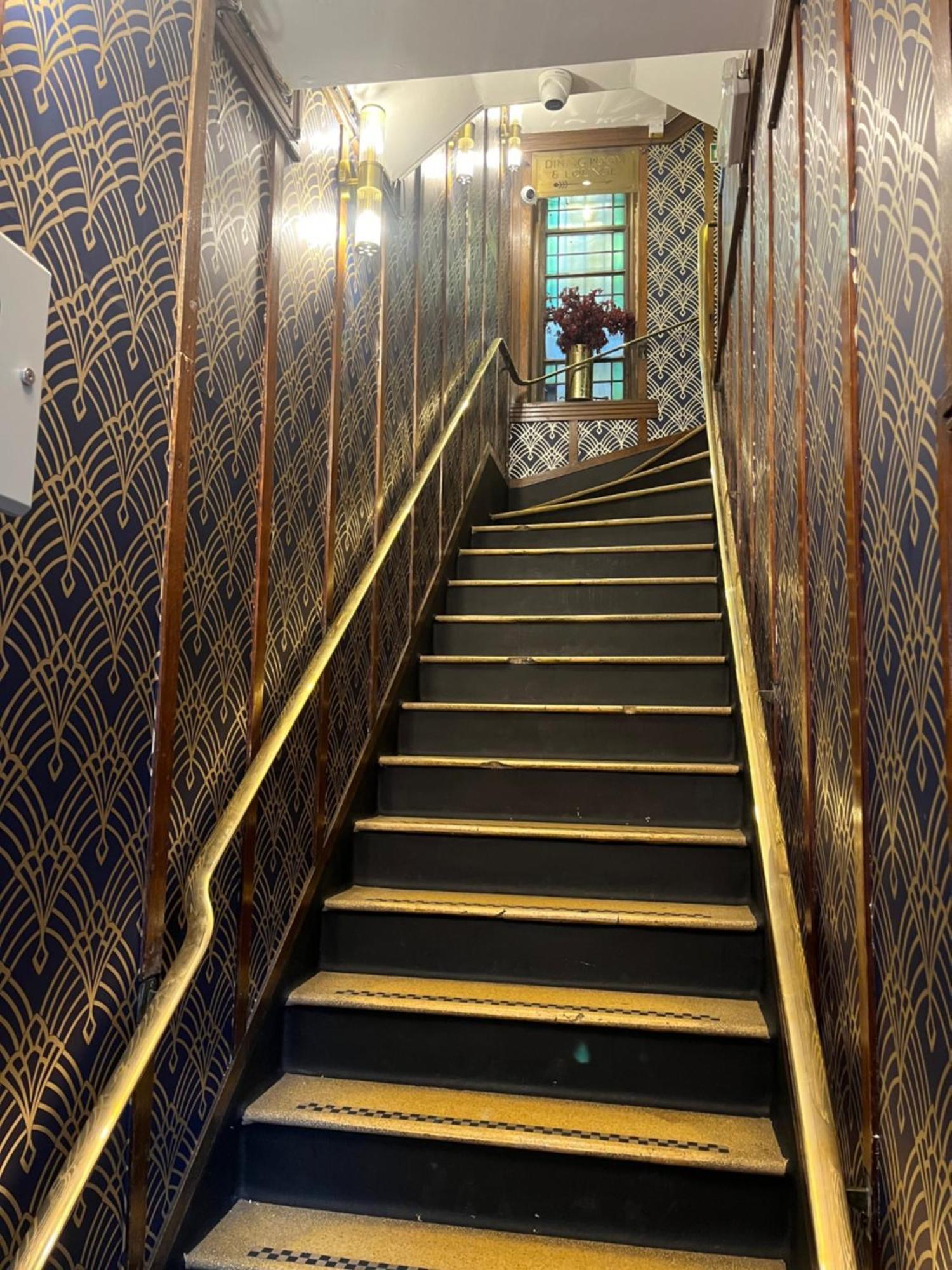The Walrus Bar And Londra